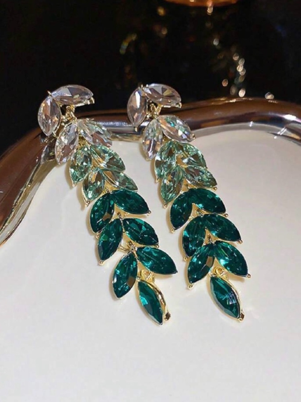 Gold-Setting Emerald Green Leaf Cascade Drop Earrings